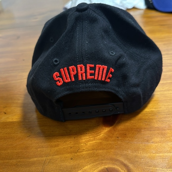 Supreme hat - Picture 4 of 5
